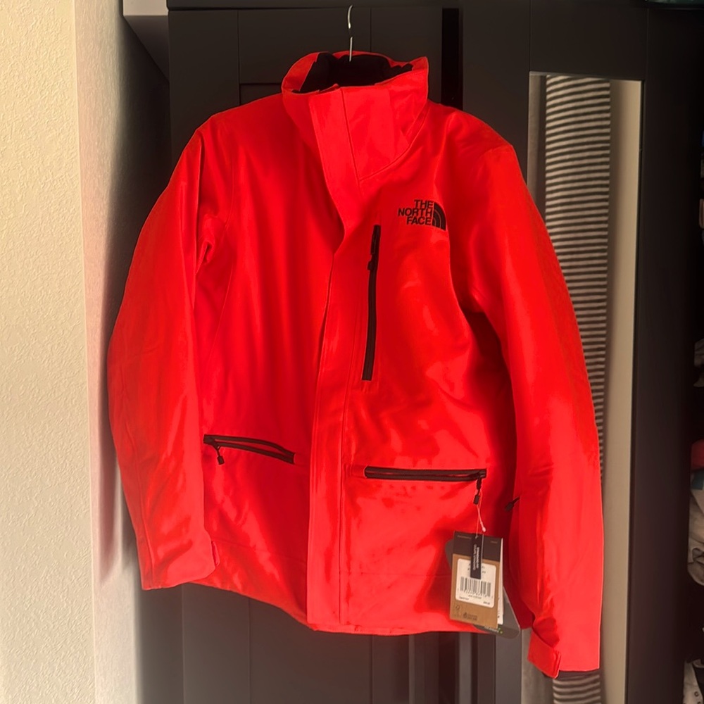New w/tags The North Face women’s jacket, size large